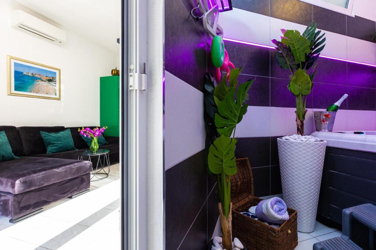 Apartment By The Way Hot Tub And Free Parking ดูบรอฟนิก ภายนอก รูปภาพ