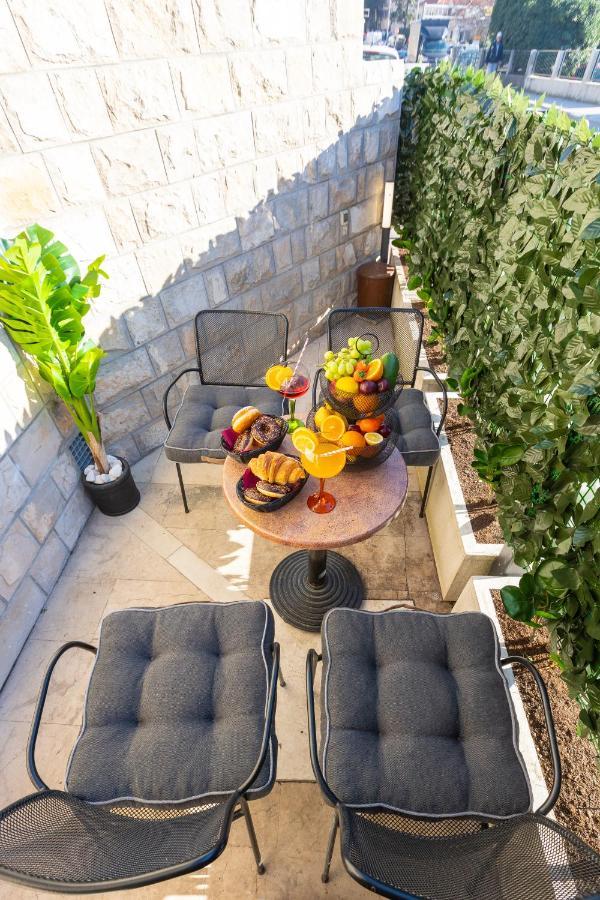 Apartment By The Way Hot Tub And Free Parking ดูบรอฟนิก ภายนอก รูปภาพ